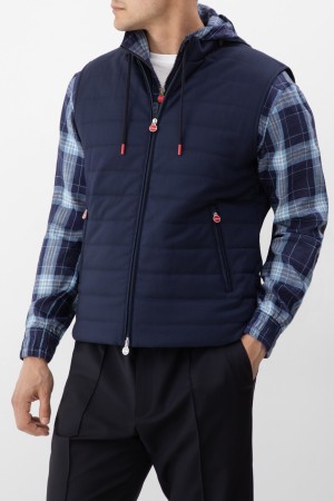 жилет  - мужская верхняя одежда замшевая 