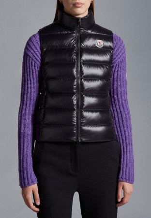 жилет  - женская верхняя одежда moncler 