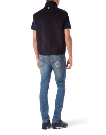 жилет  - мужская верхняя одежда с принтом 