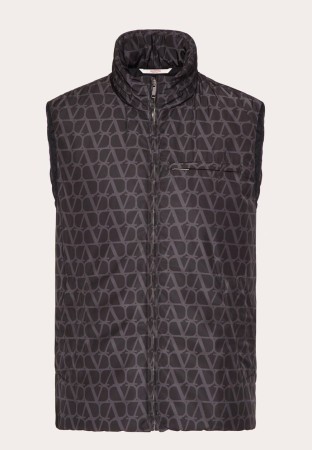 жилет  - верхняя одежда valentino 