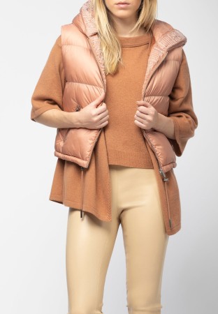 жилет  - женская верхняя одежда коричневая 