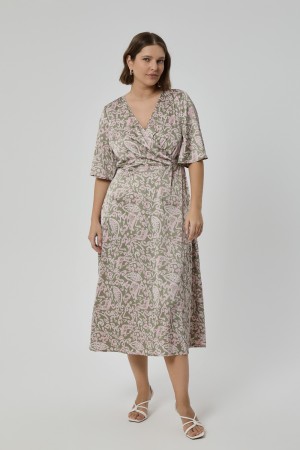 атласное платье фотография