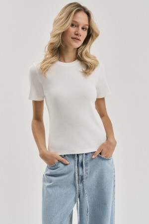 белая футболка фотография