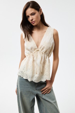 блузка с вышивкой фотография