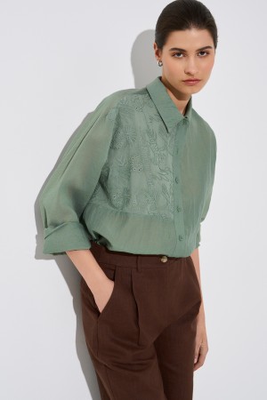 блузка с вышивкой фотография