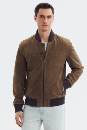 бомбер из натуральной замши фотография