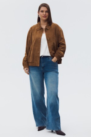 бомбер из натуральной замши фотография