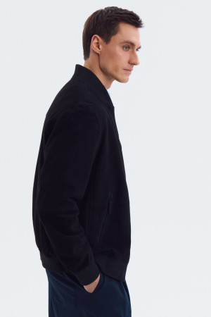 бомбер из натуральной замши фотография