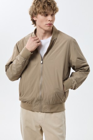 бомбер фотография