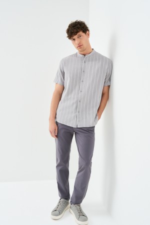 брюки из хлопка фотография