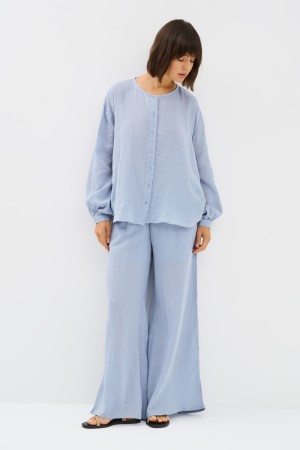 брюки из хлопка фотография