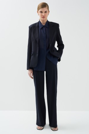 брюки из вискозы и льна фотография