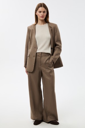 брюки изо льна фотография