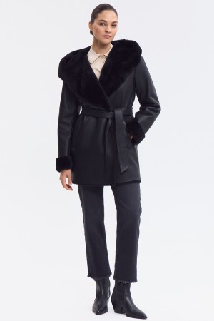 дубленка из овчины с капюшоном фотография