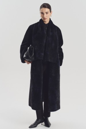 дубленка из овчины с шарфом фотография