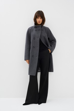 двубортное пальто с воротником-стойкой фотография