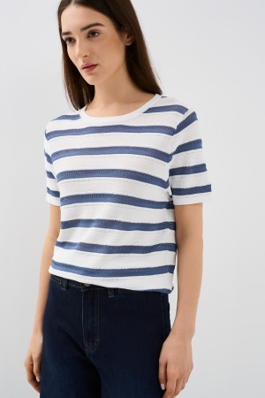 джемпер в полоску фотография