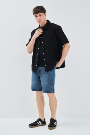 джинсовые шорты фотография