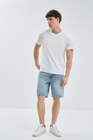 джинсовые шорты фотография