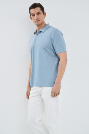 футболка-поло фотография