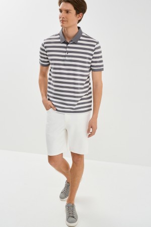 футболка-поло фотография