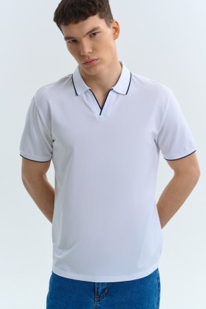 футболка-поло фотография