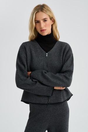 кардиган на молнии фотография