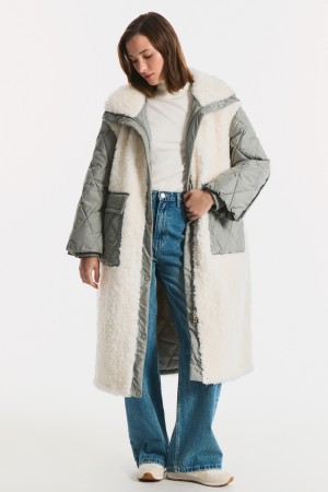 комбинированное пальто из шерсти фотография