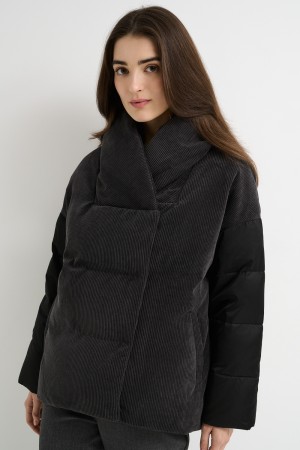 короткий пуховик фотография