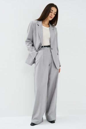 костюмные брюки фотография