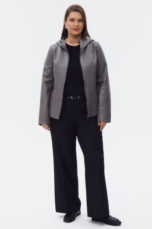 кожаная куртка с капюшоном фотография