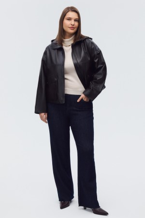 кожаная куртка с капюшоном фотография