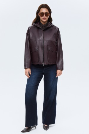 кожаная куртка с капюшоном фотография