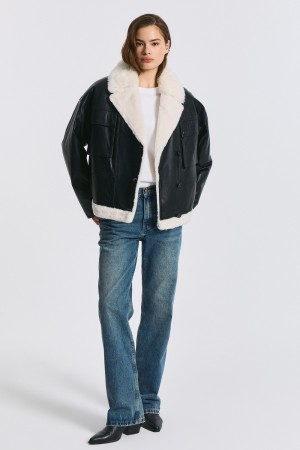 кожаная куртка с меховой отделкой - верхняя одежда