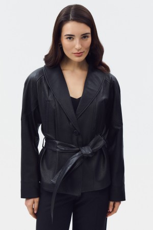 кожаная куртка с поясом фотография