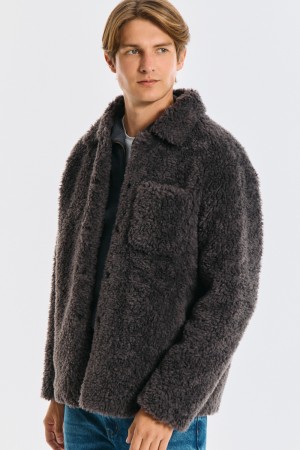 куртка из искусственного меха фотография