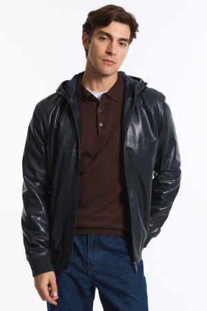 куртка из натуральной кожи с капюшоном фотография