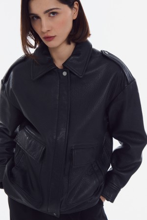 куртка из натуральной кожи фотография