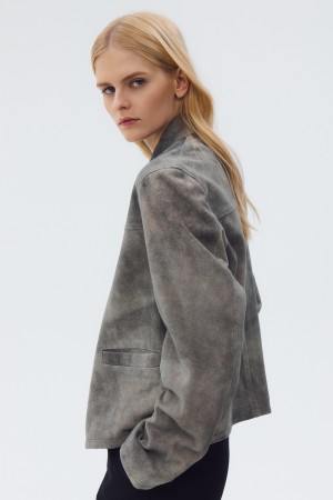 куртка из натуральной кожи фотография