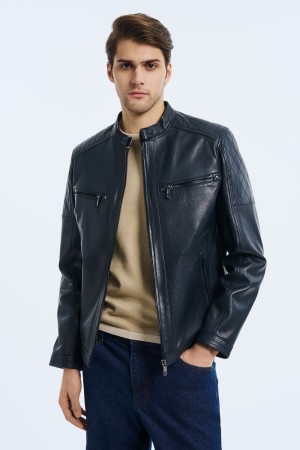 куртка из натуральной кожи фотография