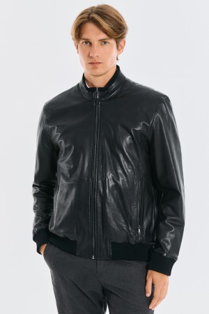 куртка из натуральной кожи фотография