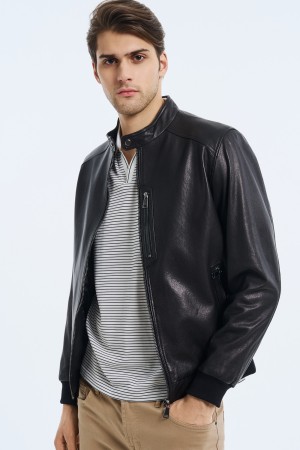 куртка из натуральной кожи фотография