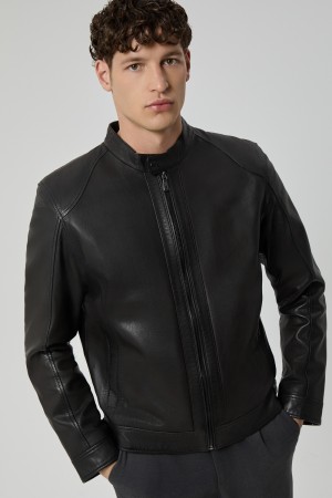 куртка из натуральной кожи фотография