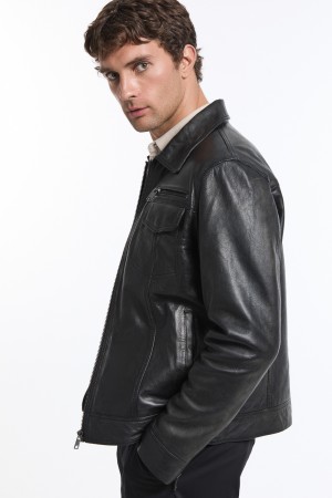 куртка из натуральной кожи фотография