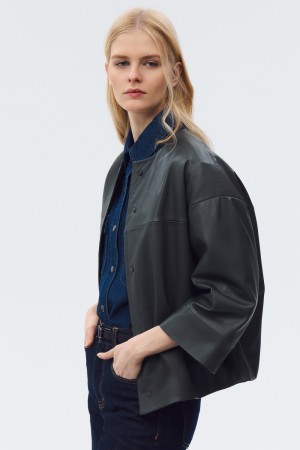 куртка из натуральной кожи фотография