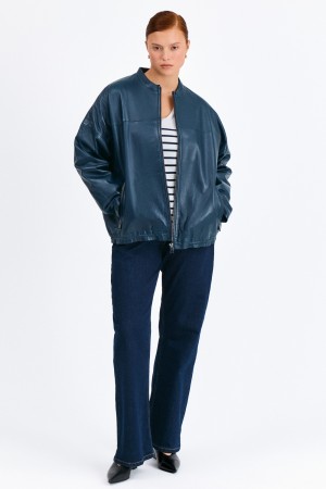 куртка из натуральной кожи фотография