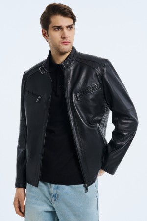 куртка из натуральной кожи фотография