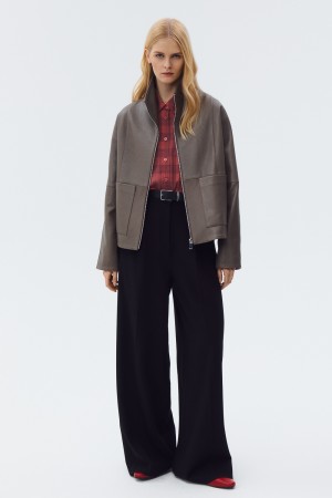 куртка из натуральной кожи фотография