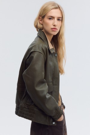 куртка из натуральной кожи фотография