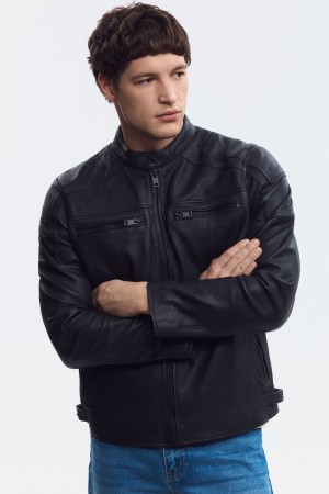 куртка из натуральной кожи фотография